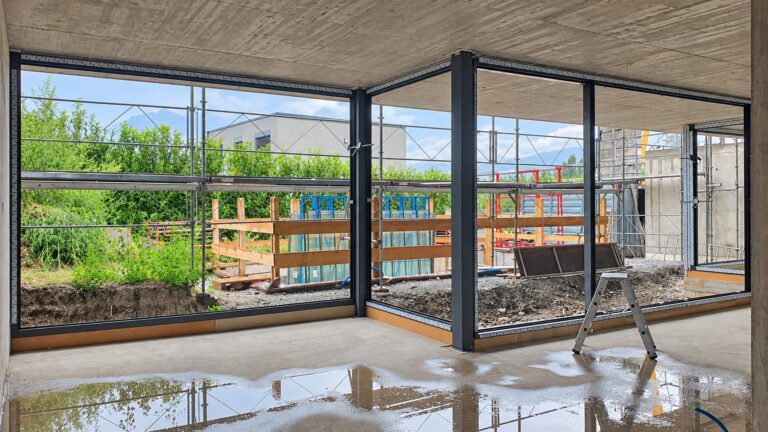Fenêtres et façades en aluminium posées par Brahoni