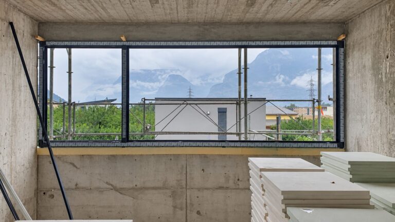 Fenêtres et façades en aluminium posées par Brahoni