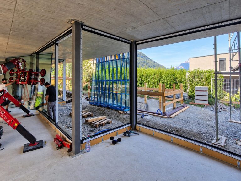 Fenêtres et façades en aluminium posées par Brahoni