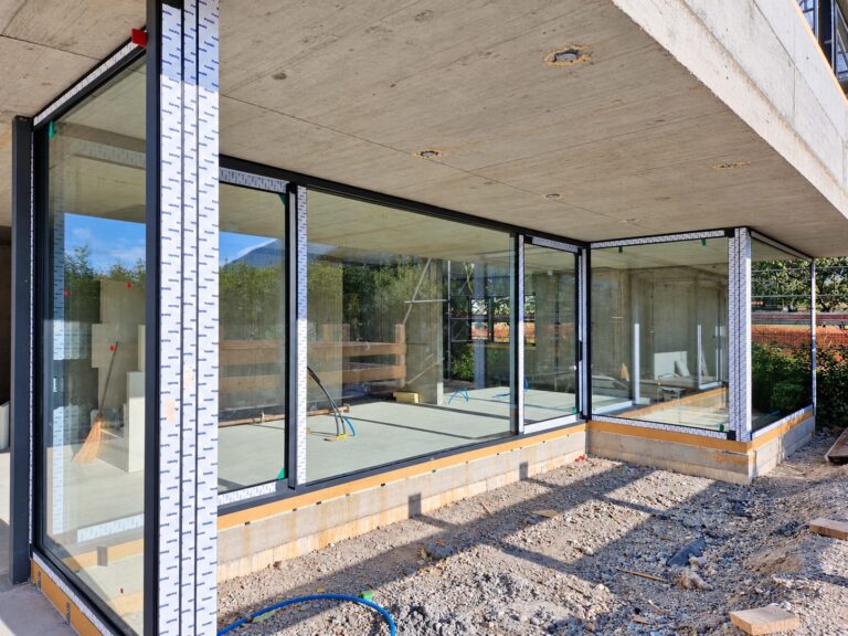 Fenêtres et façades en aluminium posées par Brahoni