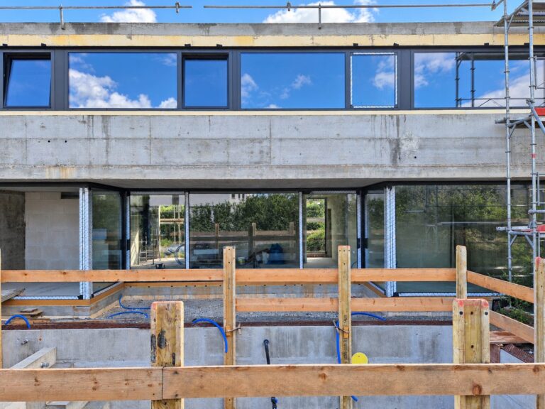 Fenêtres et façades en aluminium posées par Brahoni