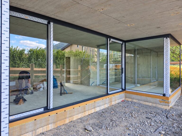 Fenêtres et façades en aluminium posées par Brahoni