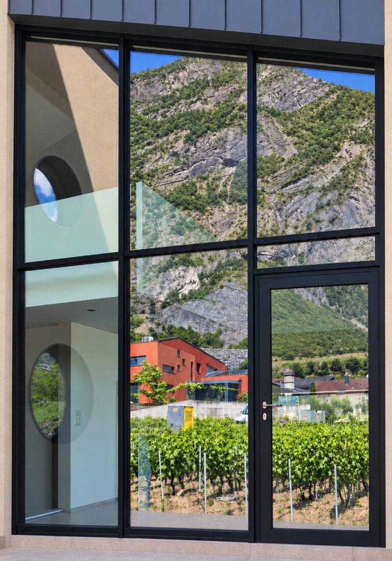 Fenêtres et façades en aluminium posées par Brahoni