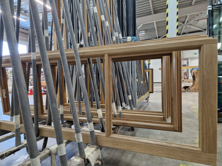 Fabrication de fenêtres en atelier