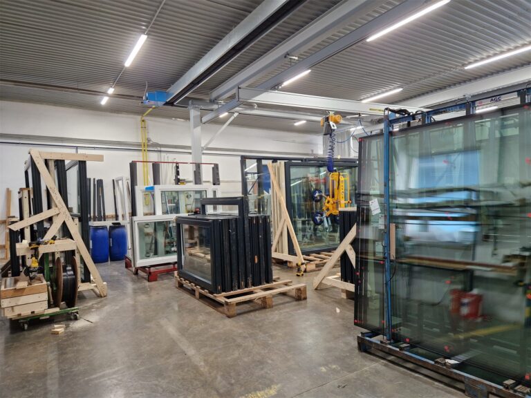 Fabrication de fenêtres en atelier