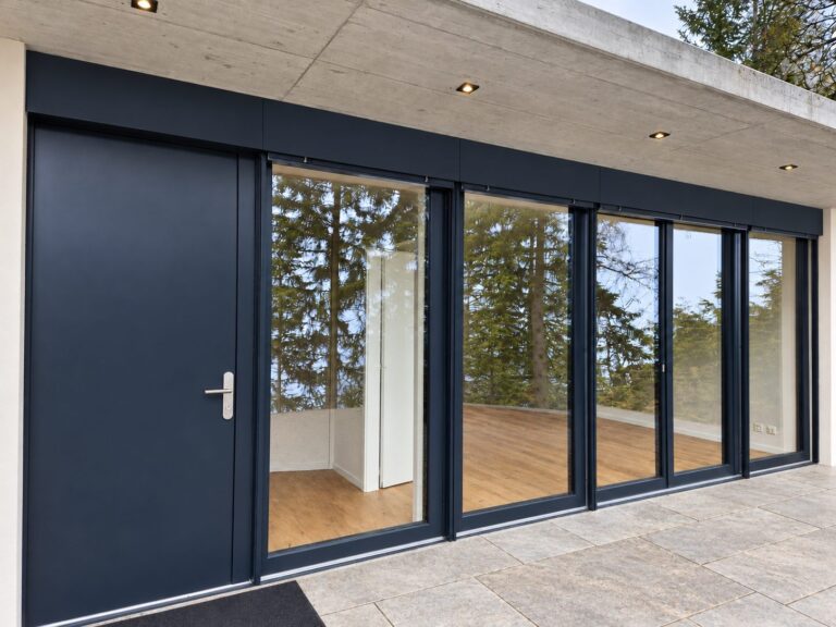 Fenêtres bois-aluminium posées par Brahoni