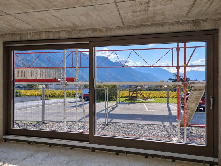 Fenêtres bois-aluminium posées par Brahoni